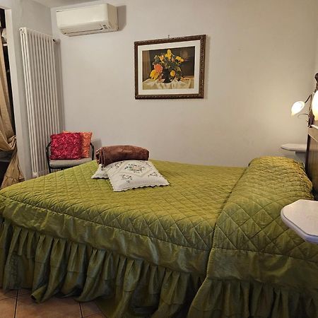 Tenuta Agriturismo Il Risveglio Imperia Exterior foto