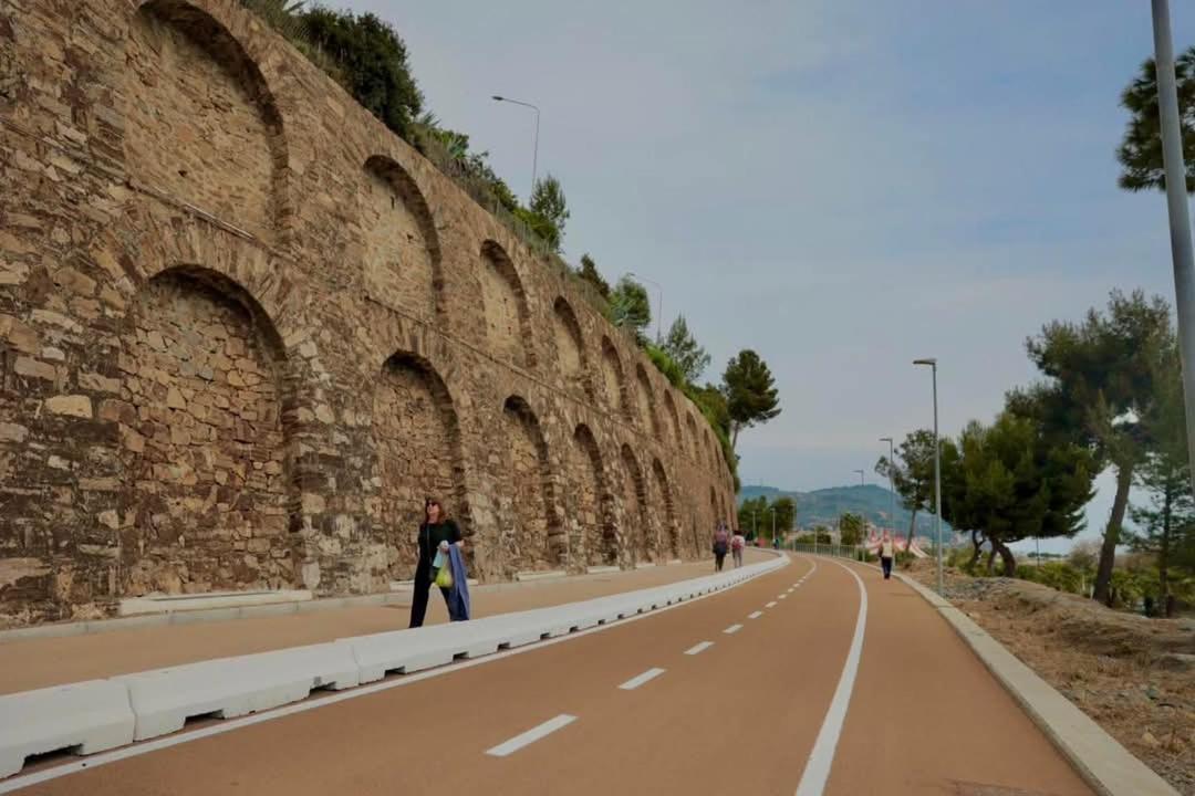 Tenuta Agriturismo Il Risveglio Imperia Exterior foto